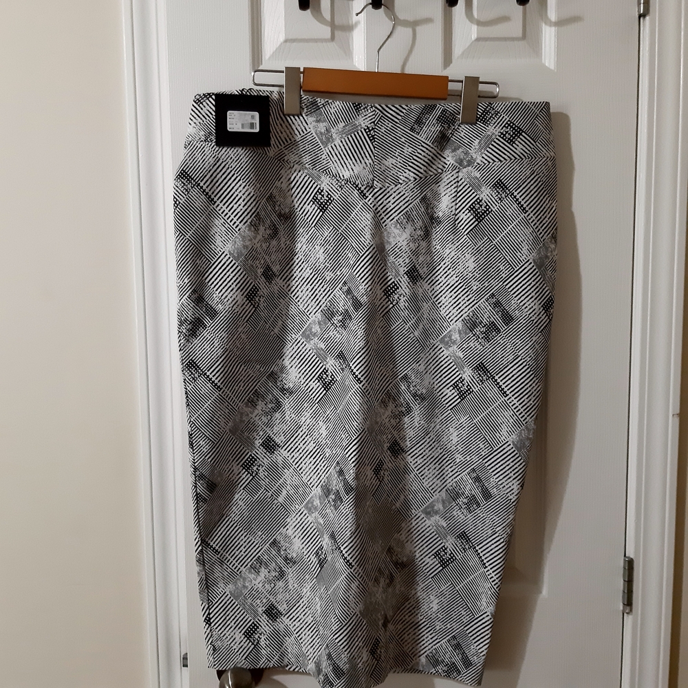 Michel Studio Monochrome Pencil Skirt